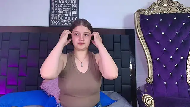 Krystal Heartss online show from October 10, 2025, 5:25 pm