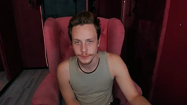 Snapshot of LeoMooree chatting on November 14, 2025, 3:59 pm LeoMooree online show from November 14, 2025, 3:59 pm