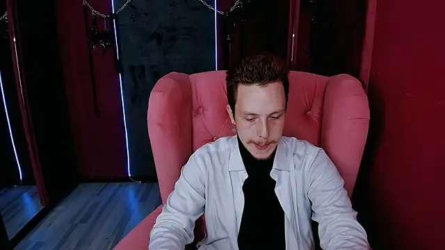 Snapshot of LeoMooree chatting on October 24, 2025, 8:41 pm LeoMooree online show from October 24, 2025, 8:41 pm