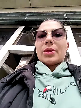 Mia-love-03 online show from October 3, 2025, 12:50 pm