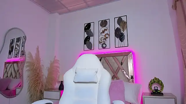 akira 09  online show from November 29, 2025, 12:05 pm