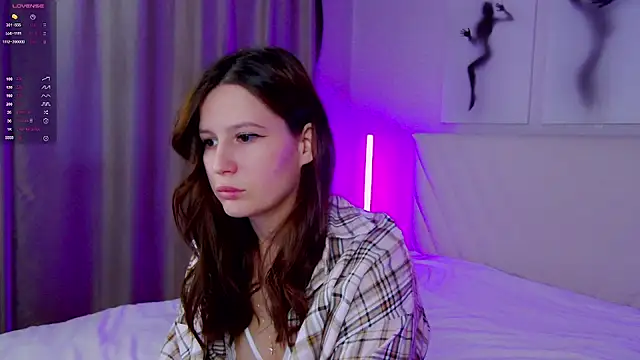 Kate Lil   online show from September 30, 2025, 3:01 am