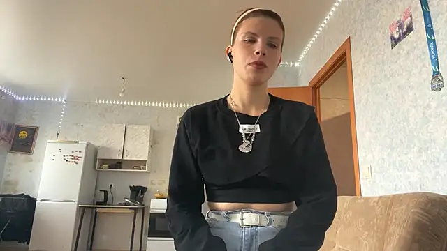 Mila Alim online show from October 5, 2025, 9:22 am