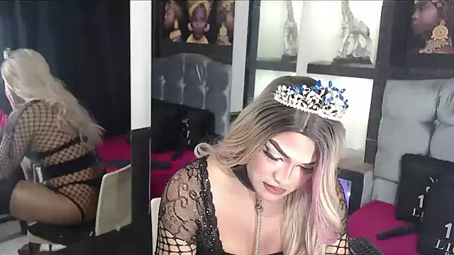 Snapshot of Sophia_hott01 chatting on November 19, 2025, 12:16 pm Sophia hott01 online show from November 19, 2025, 12:16 pm