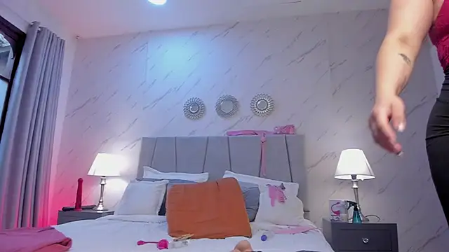 Michell Monet online show from November 15, 2025, 12:14 am