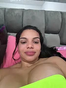 Snapshot of Anavalle chatting on February 8, 2026, 5:16 am Anavalle online show from February 8, 2026, 5:16 am