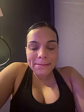 Anavalle online show from April 17, 2026, 7:06 pm