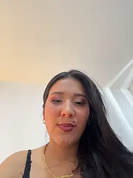 IsabellaJoness  online show from February 16, 2026, 8:18 pm