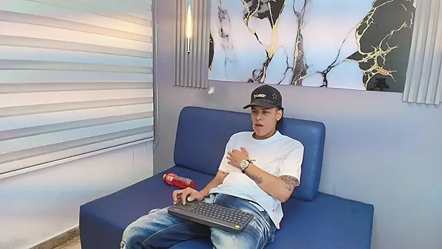 Frayhot777 online show from January 13, 2026, 7:51 pm