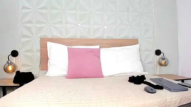 ValeryTrans  online show from March 3, 2026, 1:18 pm