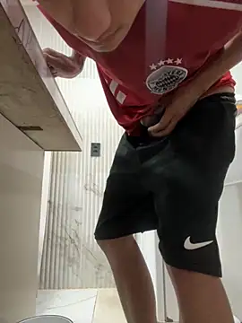 Snapshot of henrique61 chatting on January 6, 2026, 8:02 pm henrique61 online show from January 6, 2026, 8:02 pm