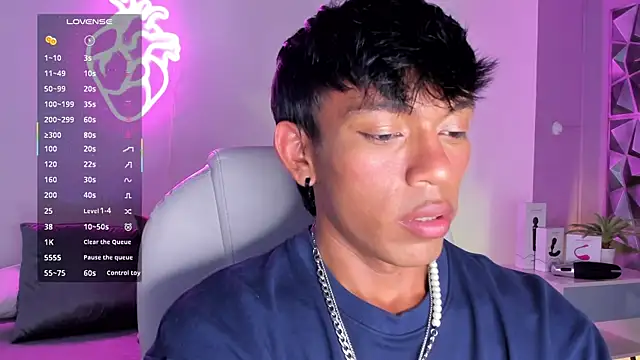 Santti  online show from November 14, 2025, 9:40 pm