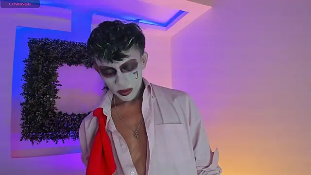 Santti  online show from October 18, 2025, 8:00 pm