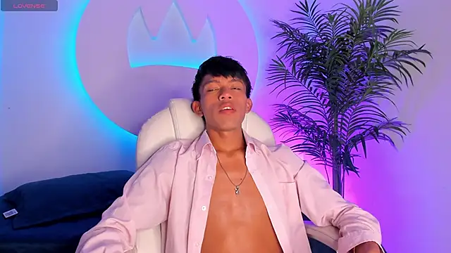 Santti  online show from October 6, 2025, 11:16 pm