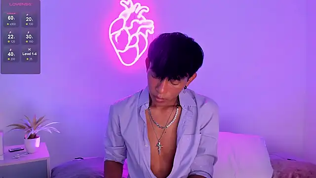 Santti  online show from November 15, 2025, 8:35 pm