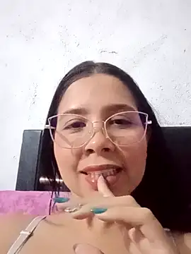 Snapshot of elyne_hot chatting on October 16, 2025, 3:26 am elyne hot online show from October 16, 2025, 3:26 am