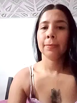 Snapshot of elyne_hot chatting on October 15, 2025, 2:25 pm elyne hot online show from October 15, 2025, 2:25 pm