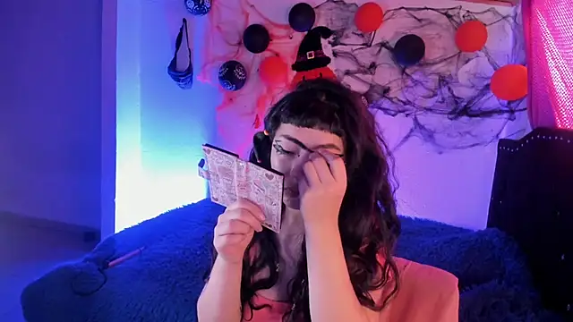 kitty  chs online show from November 2, 2025, 11:37 am