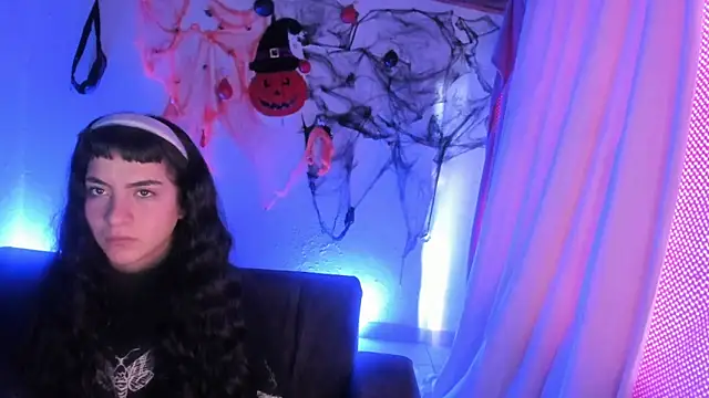 kitty  chs online show from November 22, 2025, 1:10 pm