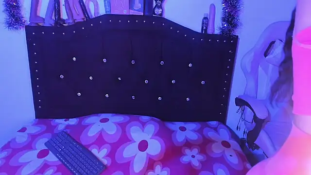 Snapshot of kitty__chs chatting on February 6, 2026, 1:29 pm kitty chs online show from February 6, 2026, 1:29 pm