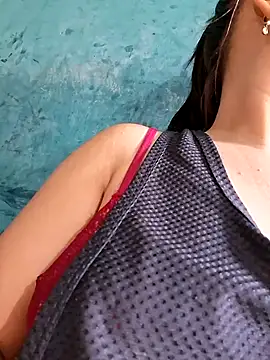 hot-mom22 online show from November 6, 2025, 11:25 am