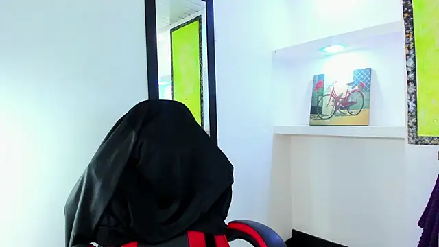 lala clark online show from February 5, 2026, 8:37 pm