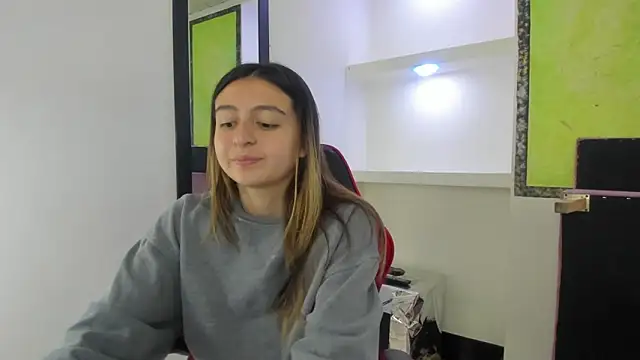 lala clark online show from February 3, 2026, 8:25 pm