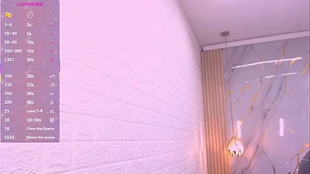 kat 96  online show from December 4, 2025, 6:40 pm