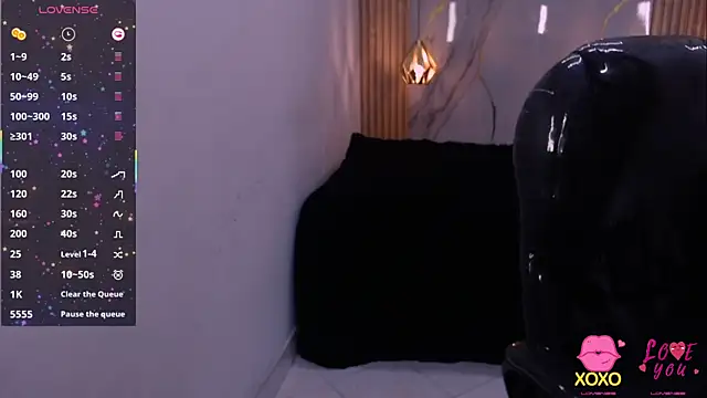 kat 96  online show from November 10, 2025, 7:52 pm