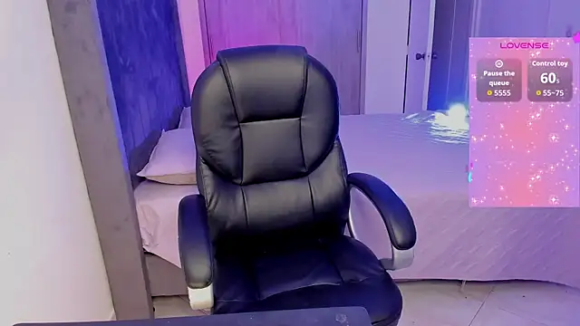 amberhoney02 online show from October 11, 2025, 10:11 pm