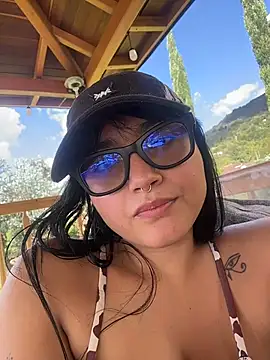 amberhoney02 online show from November 2, 2025, 7:30 pm