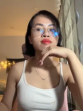 EllieYoon online show from December 5, 2025, 8:02 am