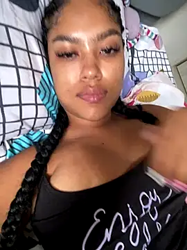 miiabrown18 online show from November 3, 2025, 11:47 am