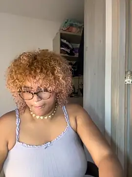 niki wild18 online show from October 5, 2025, 9:38 pm