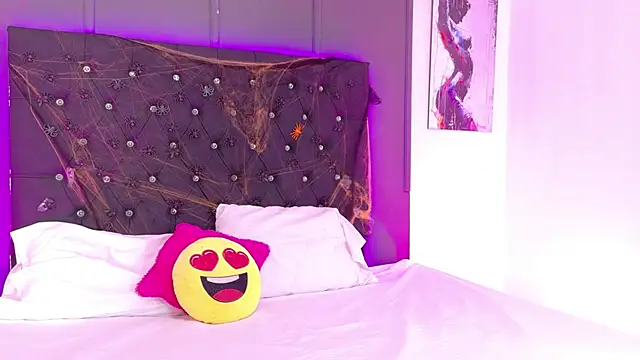 Kataaleya  12 online show from November 4, 2025, 11:58 am