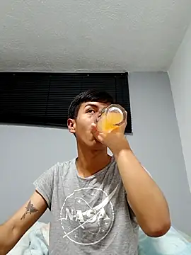 slimpapix online show from October 1, 2025, 2:38 am