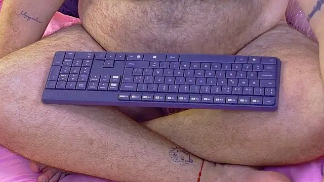 big bearr online show from October 7, 2025, 2:56 am