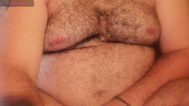 big bearr online show from April 17, 2026, 9:06 pm