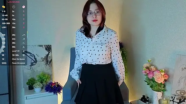 NyamNyamNyammm online show from October 8, 2025, 2:07 pm