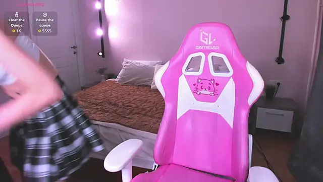 Alic Fox online show from October 14, 2025, 12:33 am