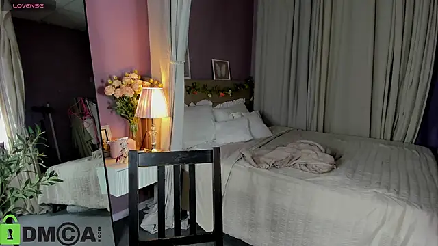 Al1ice Moures online show from February 18, 2026, 1:36 am