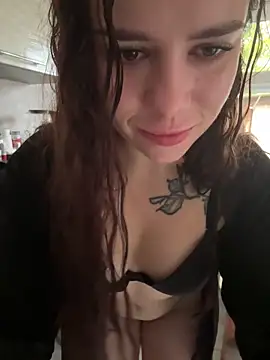 LindaLoverx online show from October 3, 2025, 2:37 am