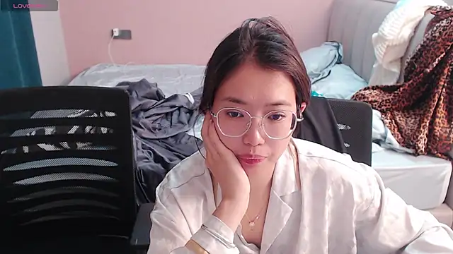 redrose520 online show from October 11, 2025, 12:28 pm