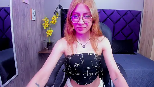 Snapshot of ChloeCampbell03 chatting on October 2, 2025, 1:03 pm ChloeCampbell03 online show from October 2, 2025, 1:03 pm