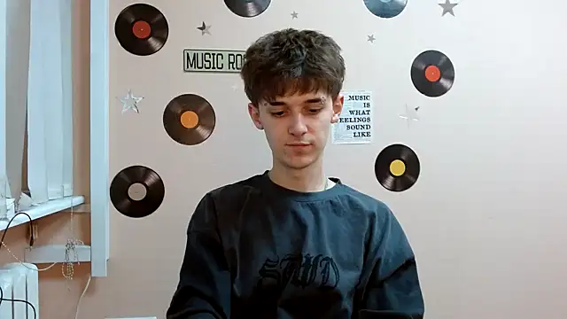 Hoot Dude  online show from November 7, 2025, 2:54 pm