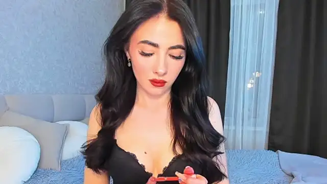 Milla Moore online show from October 8, 2025, 3:46 pm