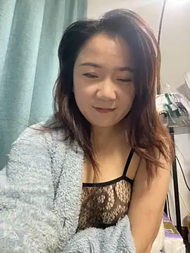 Momo-9988 online show from November 13, 2025, 4:44 pm