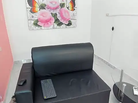 Maaickluna1 online show from October 3, 2025, 1:23 pm