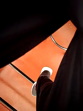 Gigolo31per31 online show from November 14, 2025, 1:37 pm