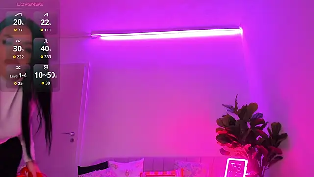 TiaBelle online show from October 7, 2025, 5:47 pm